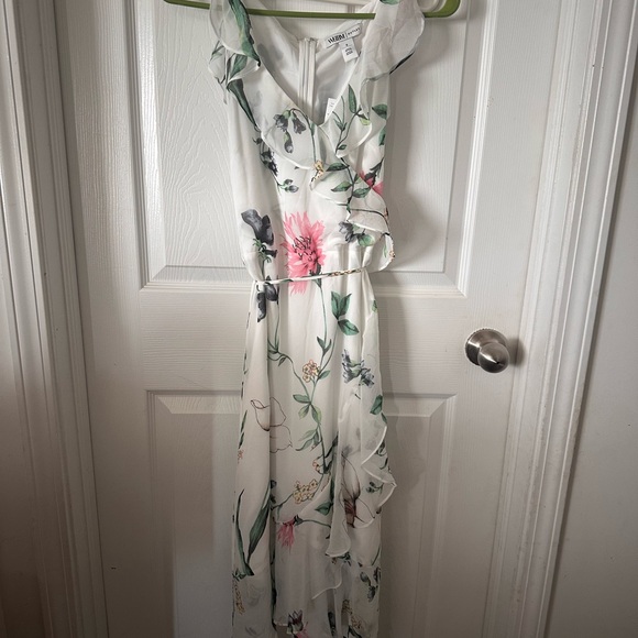 White House Black Market Dresses & Skirts - White House Black Market White Floral Maxi Dress